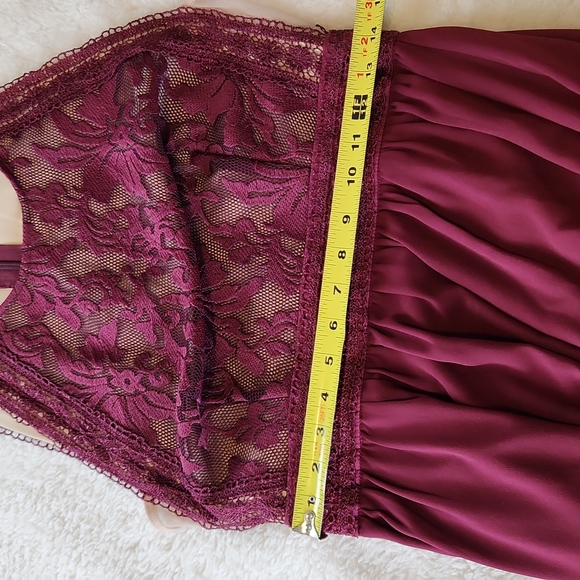Lulu's M Formal or Semiformal Gown beautiful burgundy color lace overlay top - Picture 12 of 13